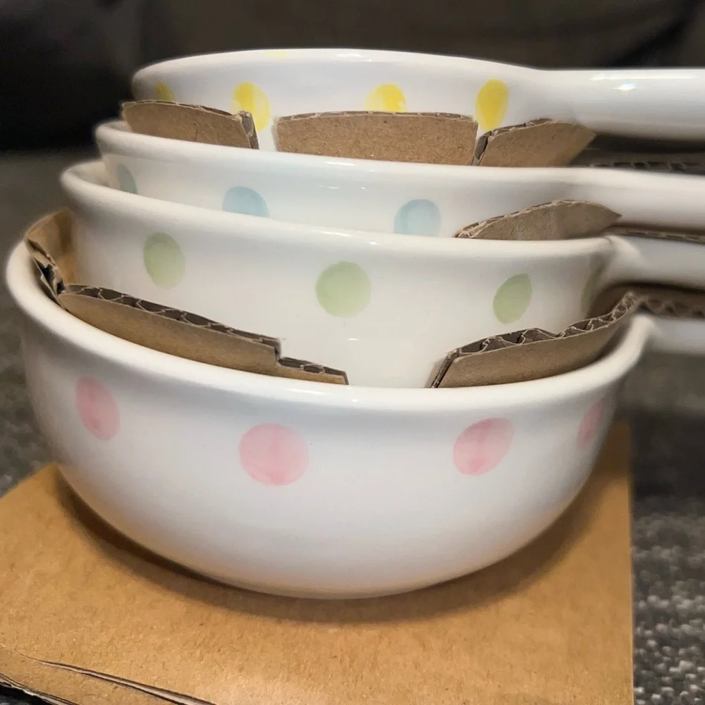 NWT Bunny Hop Measuring Cups